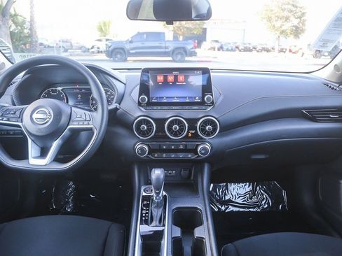 Used 2024 Nissan Sentra SV FWD image 11
