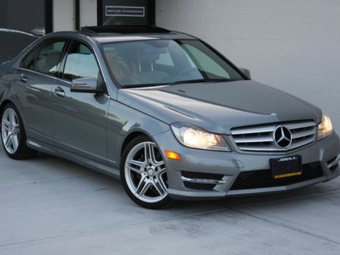 Used 2013 Mercedes-Benz C 300 Sport image 4