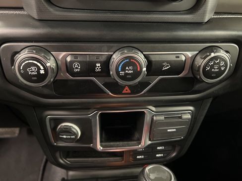 Used 2020 Jeep Wrangler Unlimited Sport image 13