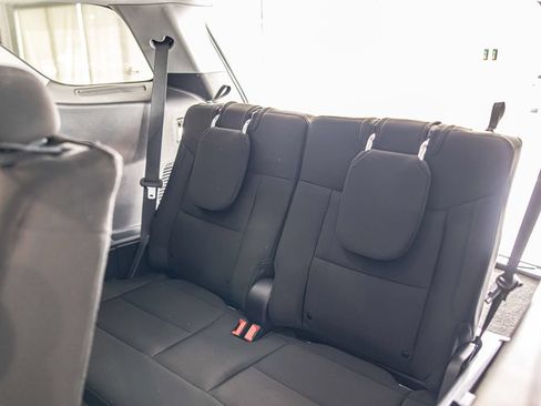 Used 2021 Ford Explorer XLT AWD/4WD image 33