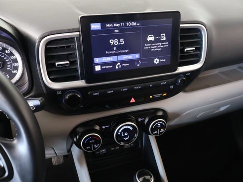 Used 2022 Hyundai Venue SEL FWD image 5
