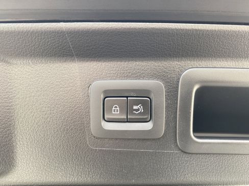 Used 2024 MAZDA CX-50 AWD 2.5 S w/ Premium Package image 37