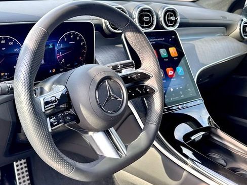 Used 2025 Mercedes-Benz GLC 300 4MATIC image 16