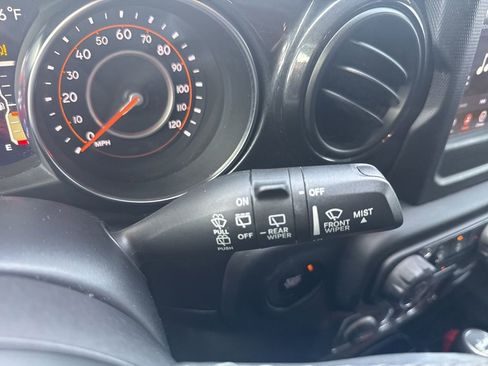 Used 2021 Jeep Wrangler Unlimited Sport image 29