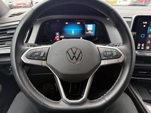 Used 2024 Volkswagen Atlas Cross Sport SE image 29