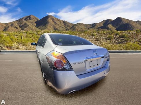 Used 2010 Nissan Altima 2.5 S FWD image 3