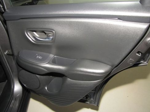 Certified 2024 Honda HR-V LX image 17