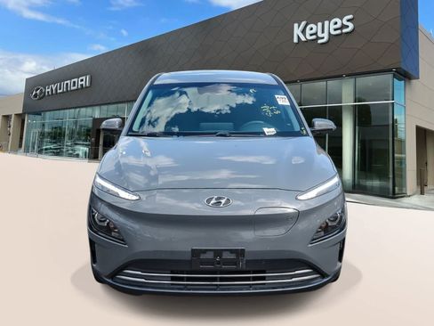 Certified 2023 Hyundai Kona SE FWD image 2