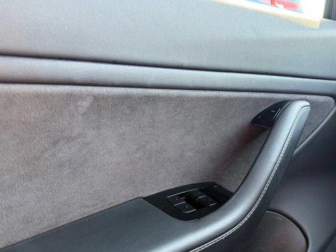 Used 2019 Tesla Model 3 RWD image 11