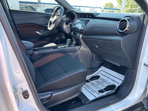 Used 2023 Nissan Kicks SR FWD image 45