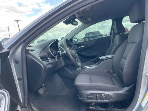 Used 2025 Chevrolet Malibu LT FWD image 10