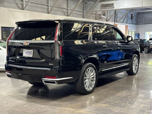 Used 2024 Cadillac Escalade ESV Premium Luxury AWD/4WD image 15