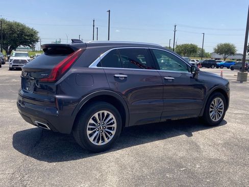 Used 2025 Cadillac XT4 Premium Luxury FWD image 5