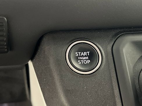 Used 2024 Land Rover Defender 110 S image 34