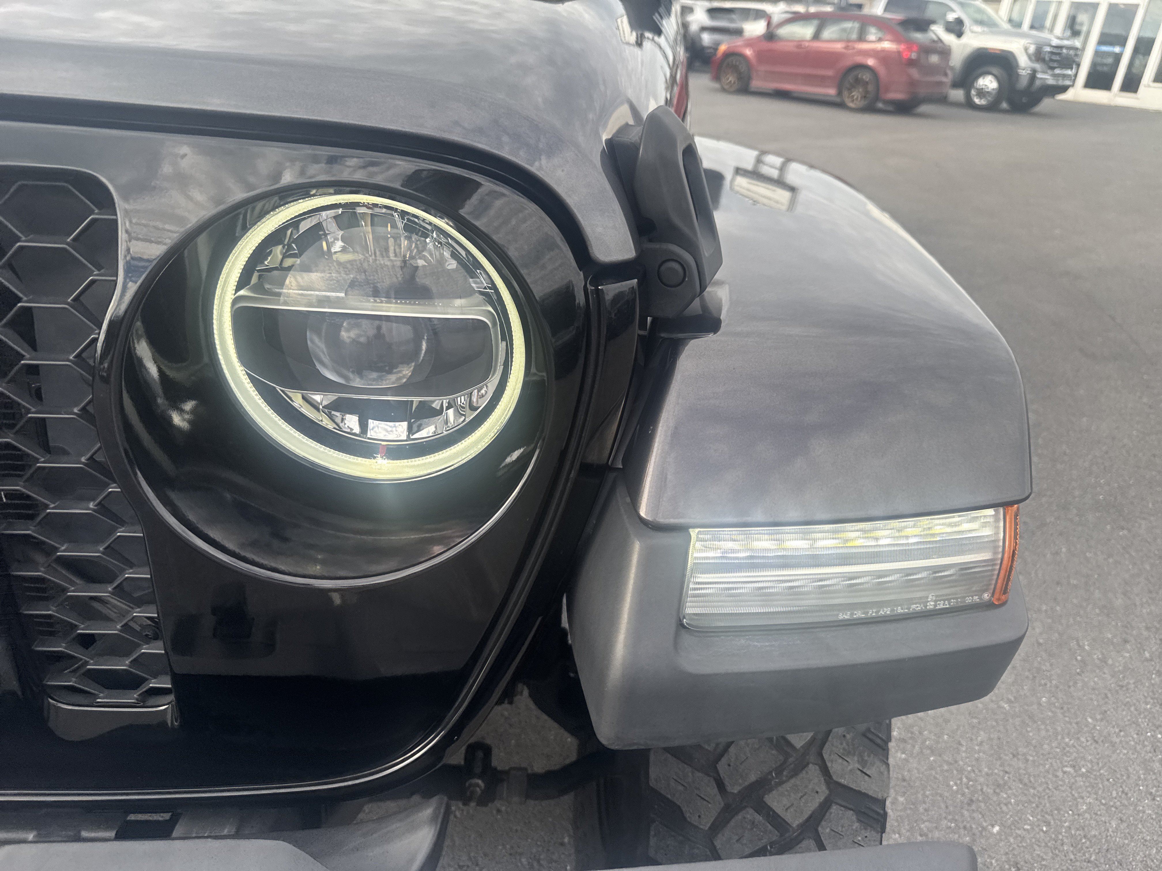 Used 2022 Jeep Gladiator Sport AWD/4WD image 9