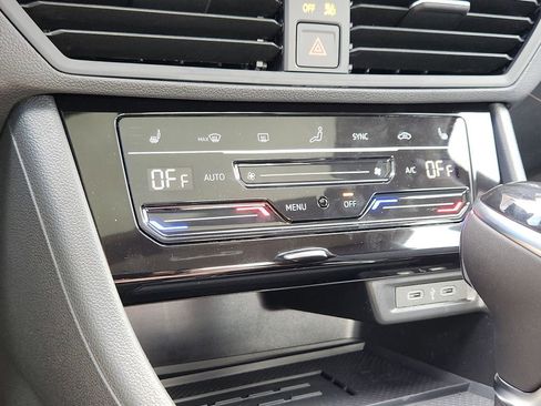 New 2026 Volkswagen Jetta SE FWD image 10