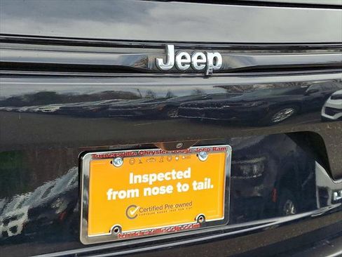 Certified 2023 Jeep Grand Cherokee Laredo image 16