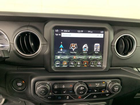 Used 2022 Jeep Wrangler Unlimited Sahara w/ Cold Weather Group AWD/4WD image 25
