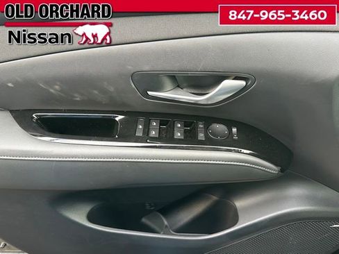 Used 2025 Hyundai Tucson Limited FWD image 9