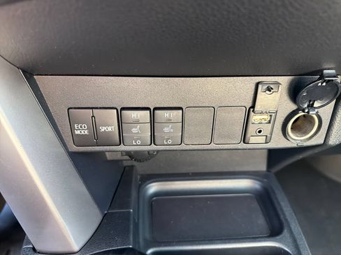 Used 2017 Toyota RAV4 Limited FWD image 26