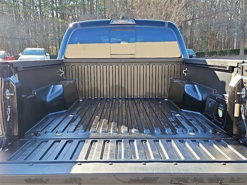 Used 2022 Toyota Tacoma TRD Off-Road image 26