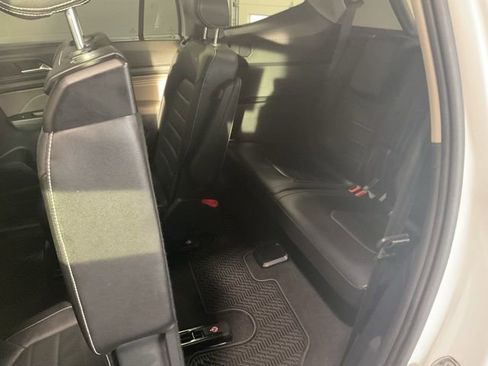 Used 2023 Volkswagen Atlas SEL Premium image 20