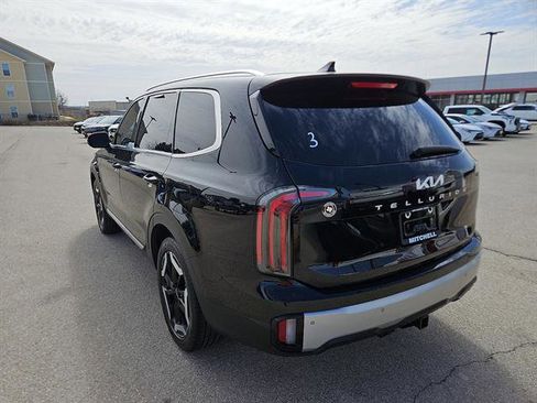 Used 2024 Kia Telluride EX w/ EX Captain's Chair Package image 3