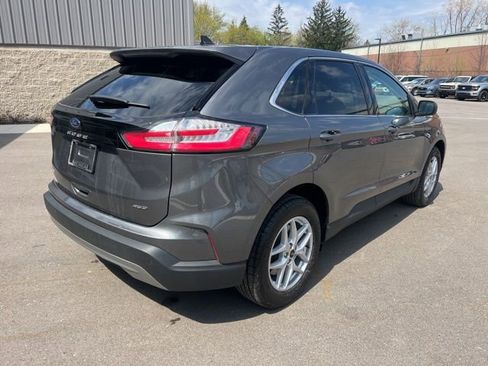 Used 2024 Ford Edge SEL w/ Convenience Package image 5