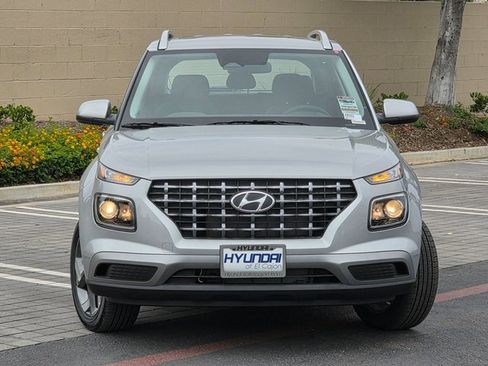 New 2025 Hyundai Venue SEL image 3