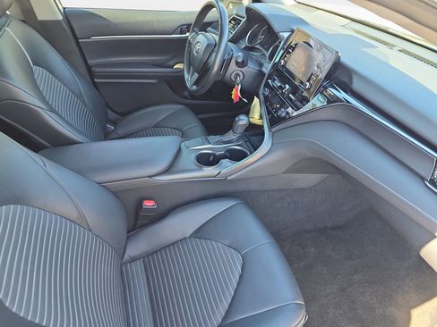 Used 2023 Toyota Camry SE image 10