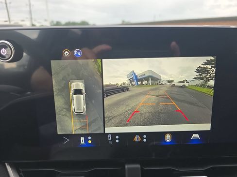 New 2026 Chevrolet Equinox LT w/ Safety and Technology Package AWD/4WD image 37