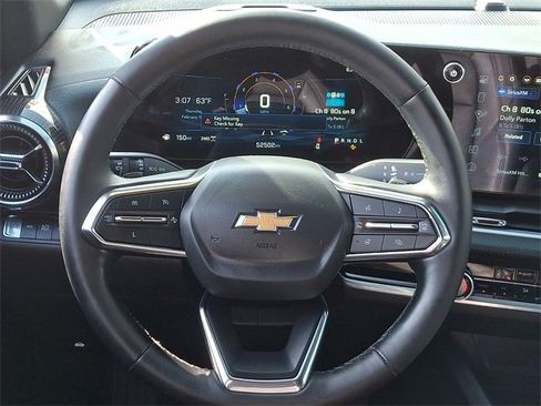 Used 2025 Chevrolet Equinox LT w/ Convenience Package II image 19