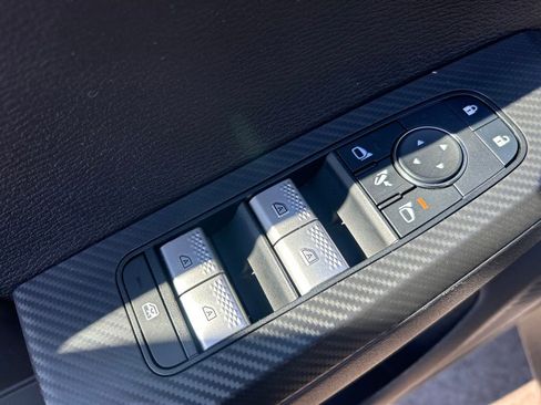 Used 2023 Mitsubishi Outlander SE Black Edition image 19