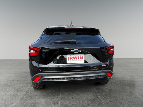 New 2026 Chevrolet Trax RS w/ Sunroof Package FWD image 4
