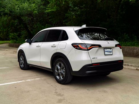Certified 2026 Honda HR-V LX image 7
