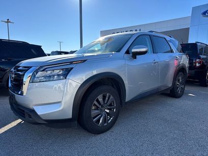 Used 2025 Nissan Pathfinder SV