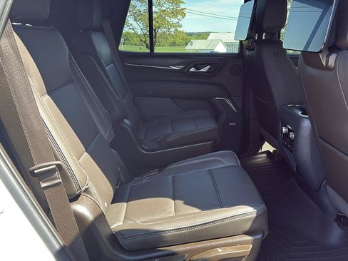 Used 2022 GMC Yukon Denali w/ Denali Ultimate Package AWD/4WD image 15