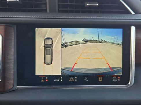 Used 2023 GMC Yukon Denali Ultimate AWD/4WD image 12