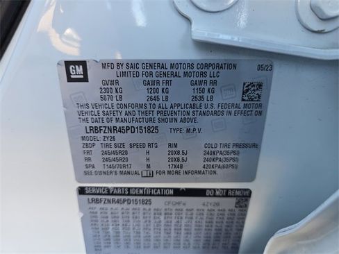 Certified 2023 Buick Envision Essence w/ Sport Touring Package image 33