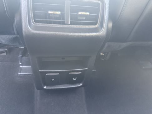 Used 2019 Ford Edge SEL FWD image 14