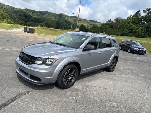 Used 2018 Dodge Journey SE w/ Popular Equipment Group FWD image 4
