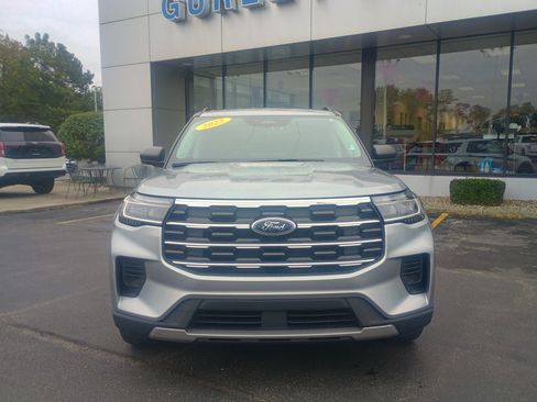 Certified 2025 Ford Explorer Active image 2