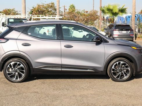 Used 2022 Chevrolet Bolt EUV Premier image 10