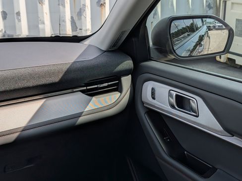 New 2026 Ford Explorer Active RWD image 19
