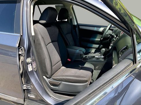 Used 2016 Subaru Outback 2.5i Premium AWD/4WD image 9
