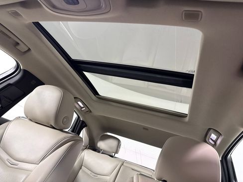 Used 2018 Cadillac XTS Premium Luxury image 21