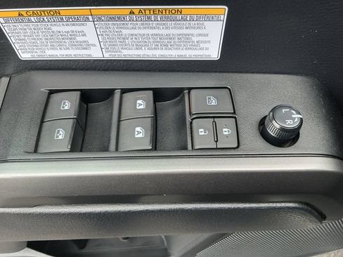 Used 2019 Toyota Tacoma TRD Off-Road AWD/4WD image 27