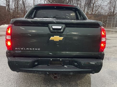 Used 2013 Chevrolet Avalanche LTZ image 12