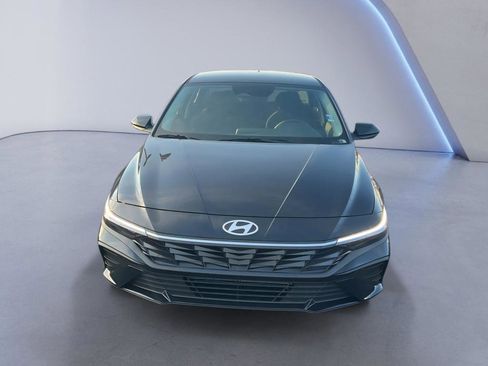 New 2026 Hyundai Elantra SE FWD image 2