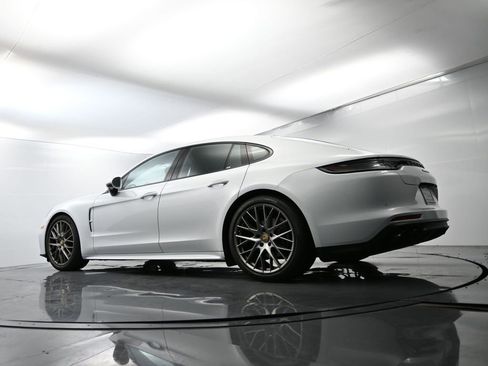 Certified 2023 Porsche Panamera Platinum Edition image 47